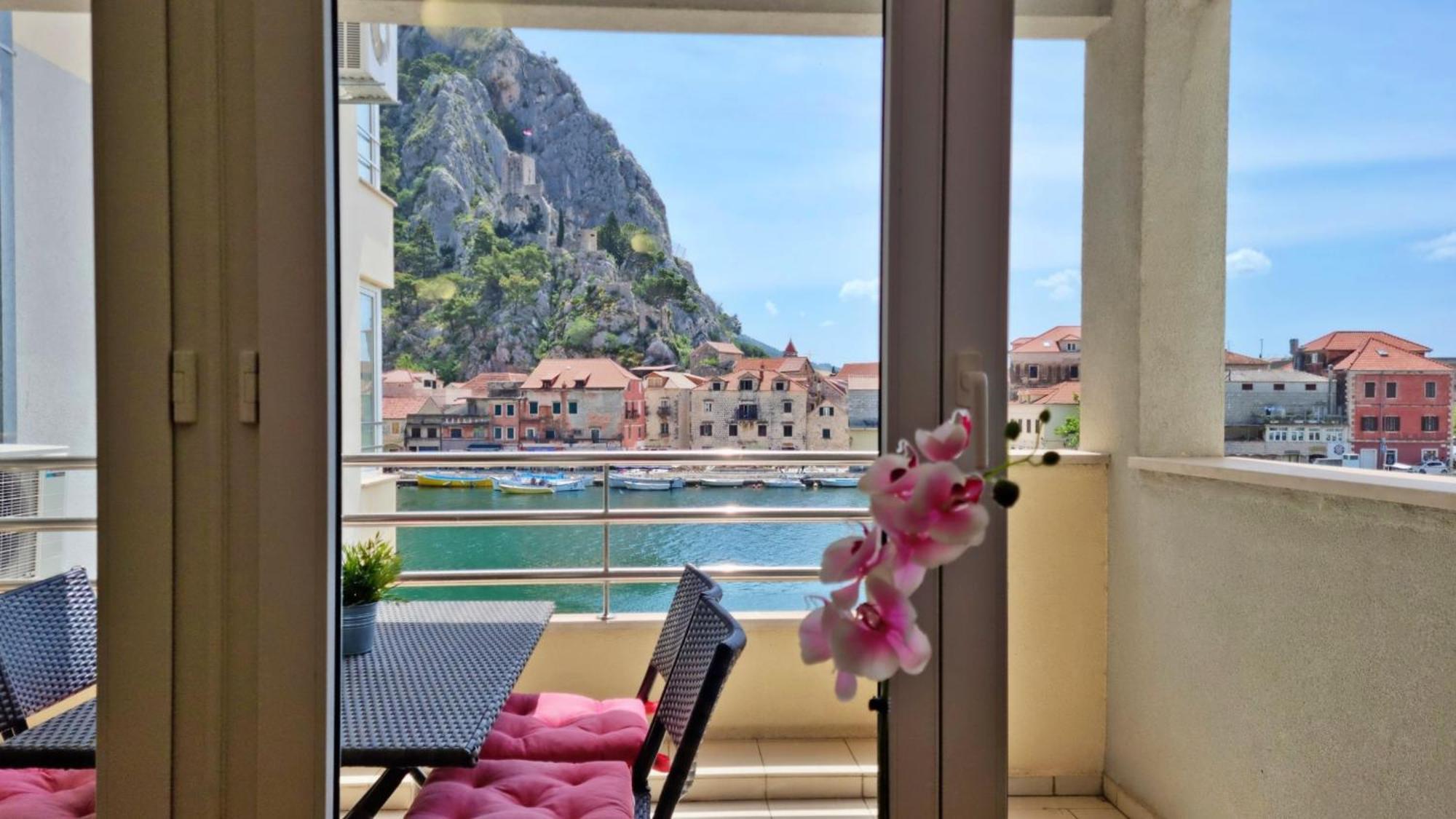 Ferienwohnung Mitra Zonata Blue Omiš Exterior foto
