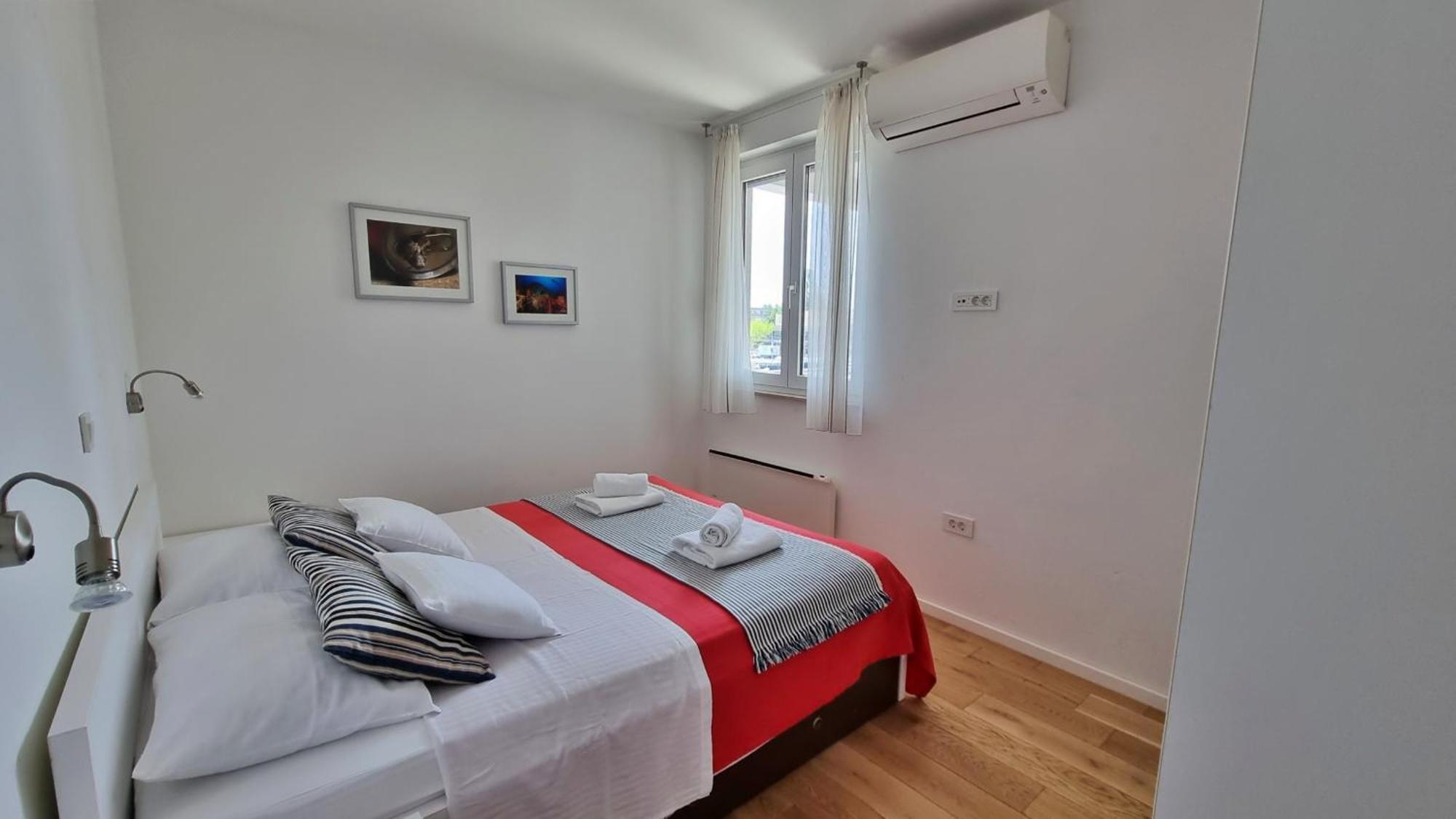 Ferienwohnung Mitra Zonata Blue Omiš Exterior foto