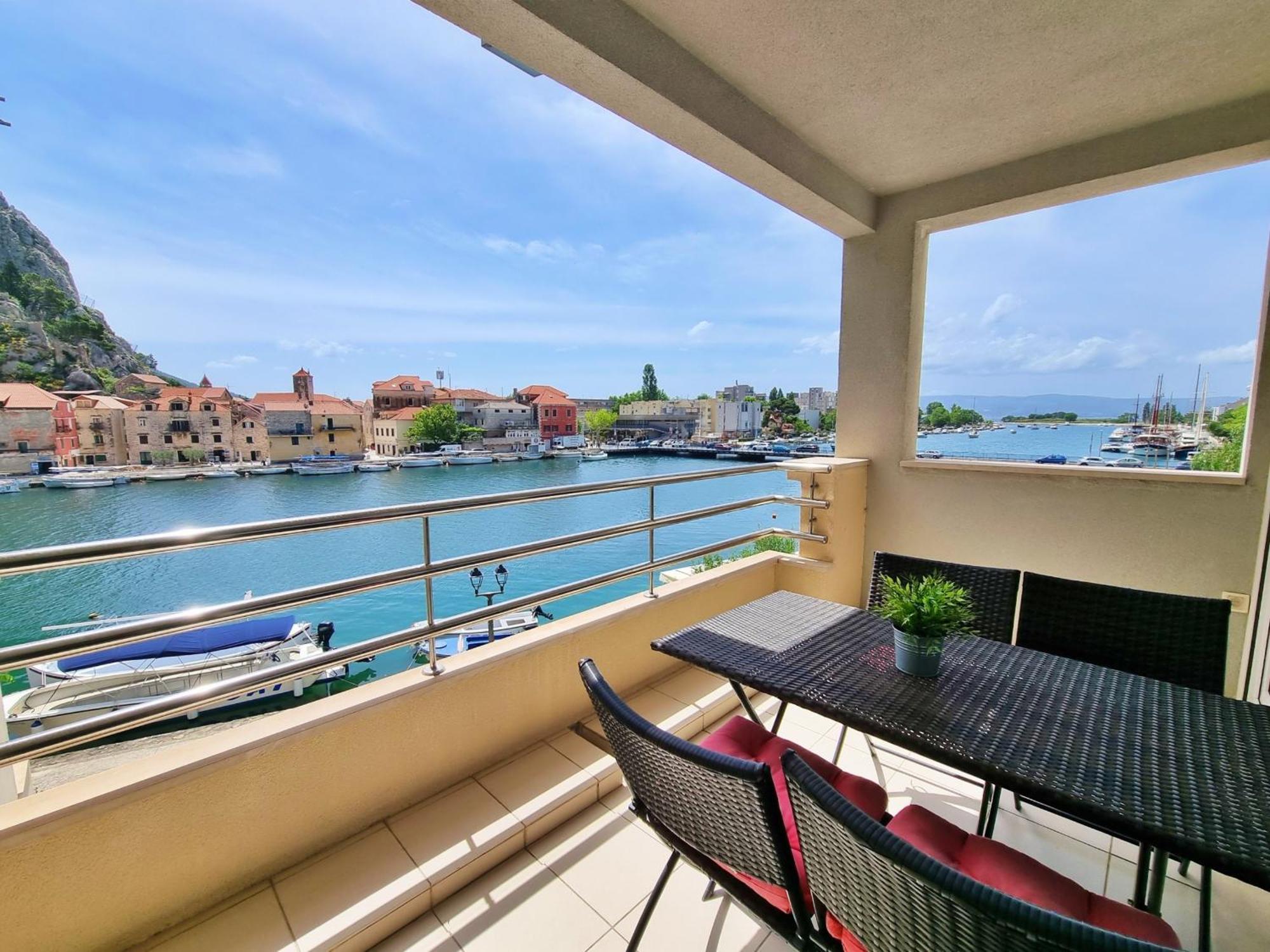 Ferienwohnung Mitra Zonata Blue Omiš Exterior foto