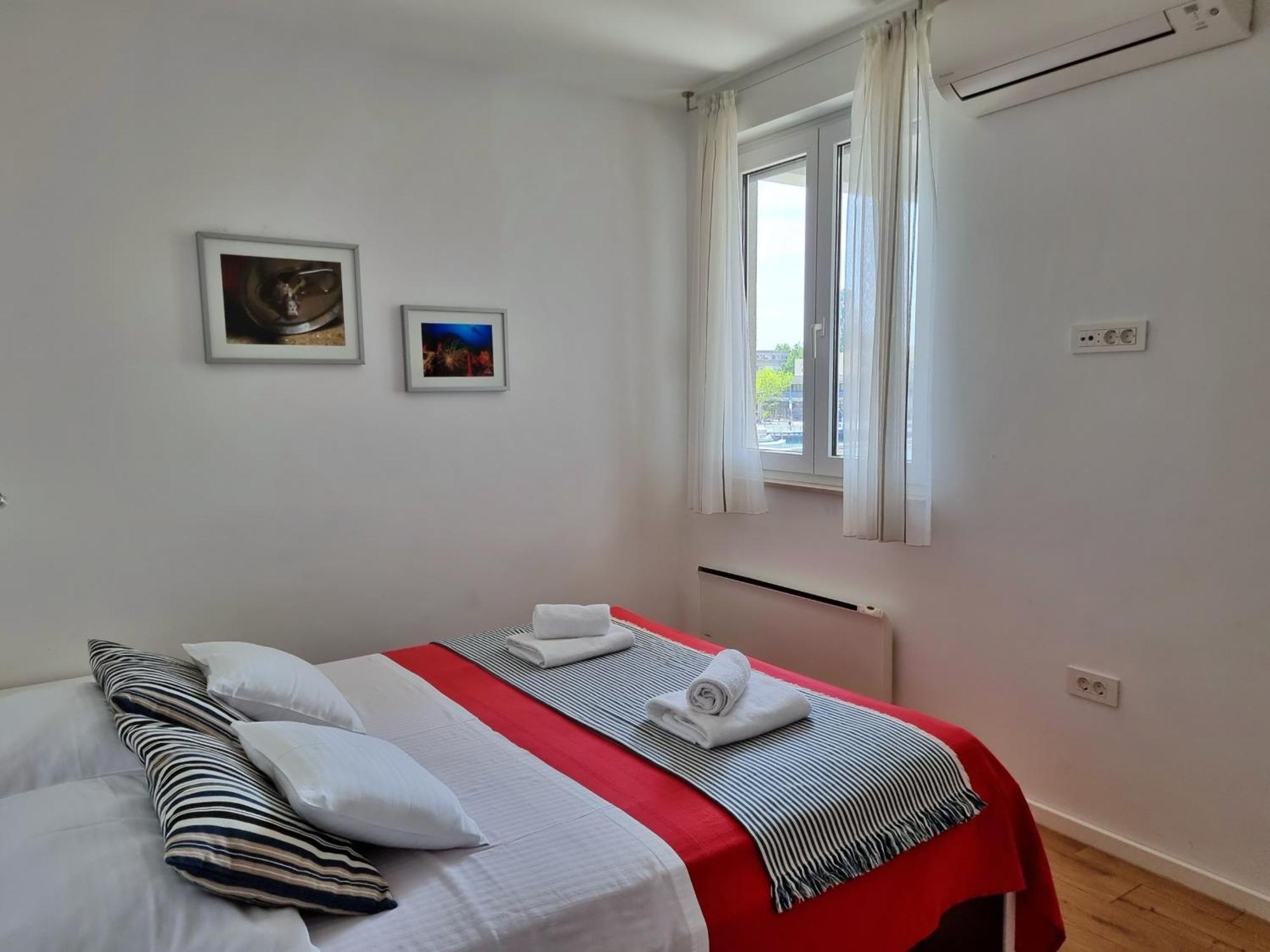 Ferienwohnung Mitra Zonata Blue Omiš Exterior foto