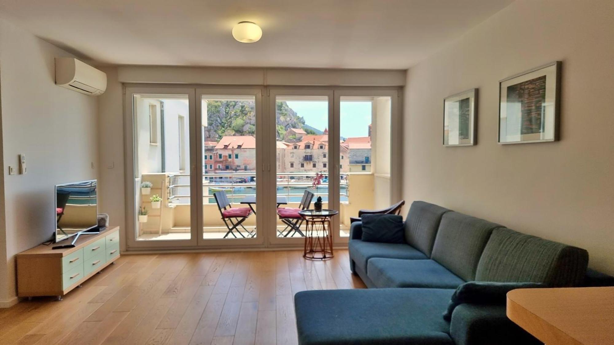 Ferienwohnung Mitra Zonata Blue Omiš Exterior foto