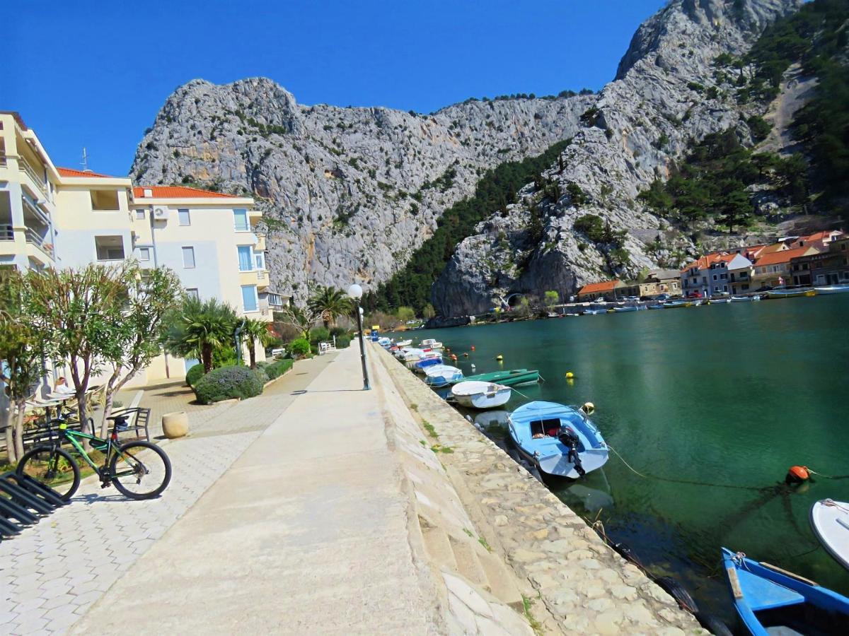 Ferienwohnung Mitra Zonata Blue Omiš Exterior foto
